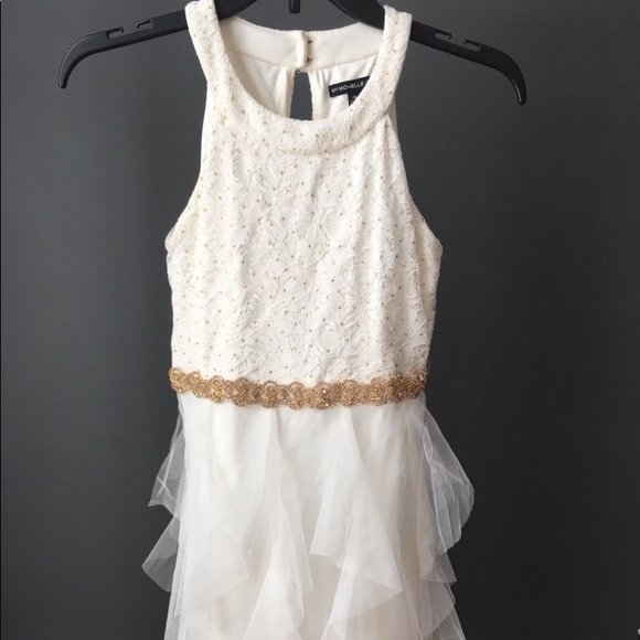 BEAUTIFUL White and Gold Dress - Picture 1 of 1
